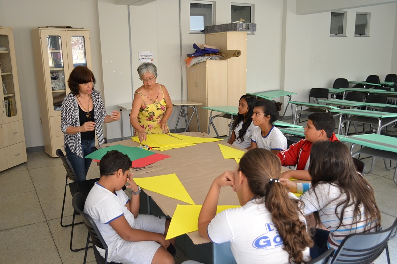 Estudantes do Lyceu na oficina de artes